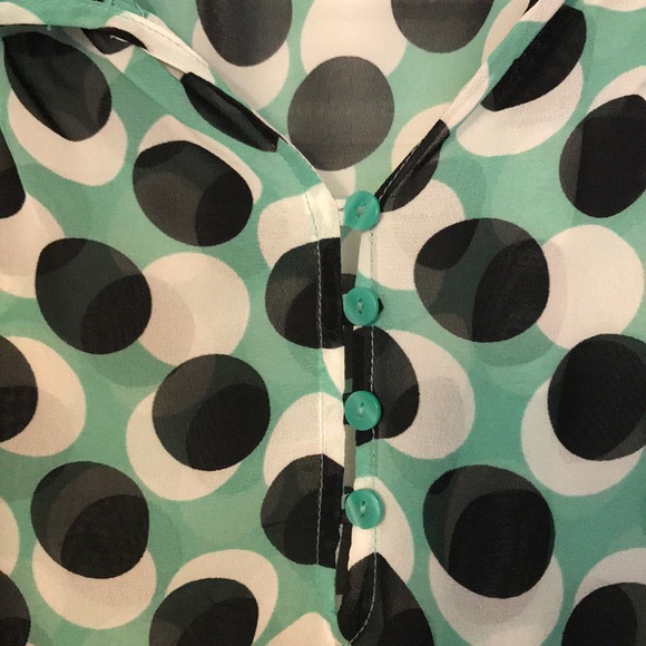 Adorable sheer polka blouse - Picture 2 of 5